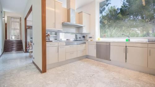 Luxury Beachfront Villa in Tarragona