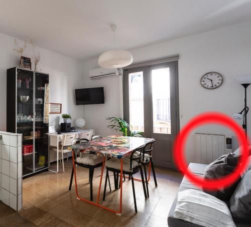 2ond Floor Old Town – Nearby Cathedral