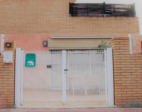 Can Juancho: casita de playa en la Costa dorada