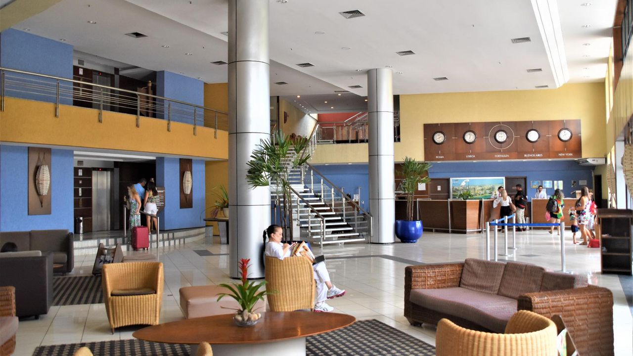 Seaflats Iate Plaza Hotel