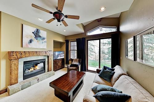 The Lodge at Brookside - Condo with Pool & Hot Tub condo