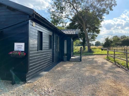 Spacious Garden Lodge at The Chestnuts, Norfolk