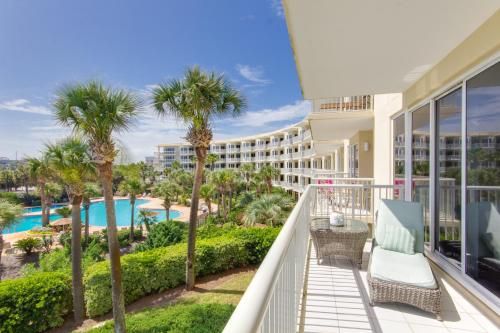 Crescent at Miramar By BlueSwell