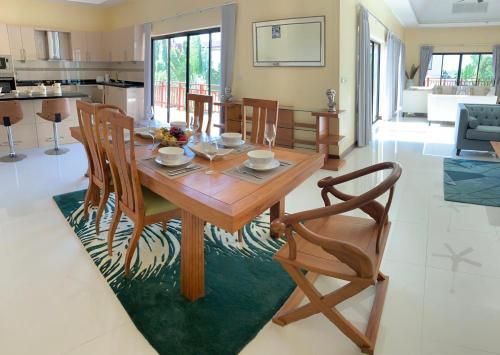 Talay Sawan Pool Villas