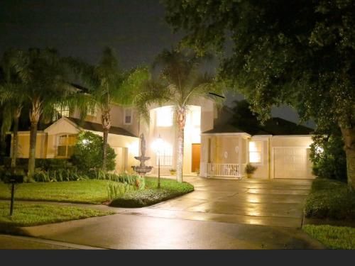 Orlando Centrally Located Luxury Home with Pool!