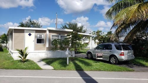 Very clean Mobile Home in Davie FL