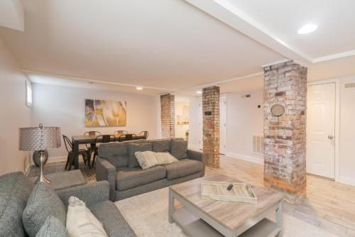 Cool Guest House - Close to Uptown - Walk Everywhere