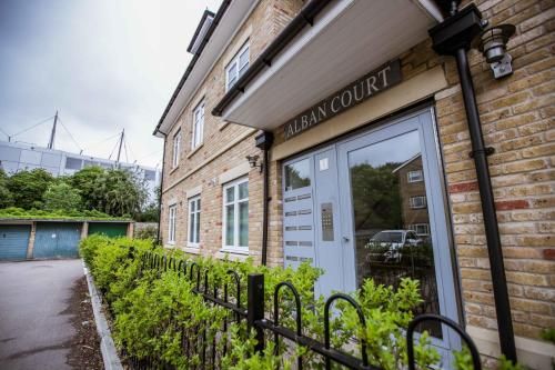 ☆2 BEDROOM☆2BATHROOM☆ALBAN COURT☆COMFY SUITE