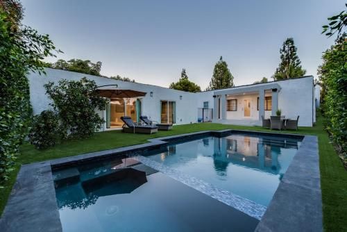 Beverly Hills/WEHO Modern 4BD with Heated Pool & Jacuzzi