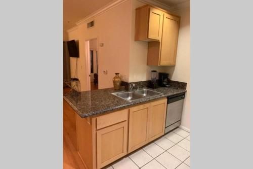 1BR Apartment with Patio in DTLA