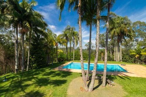 Chacara com churrasqueira e piscina em Cotia