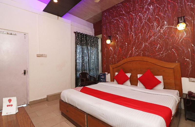 OYO 74535 Hotel Luxury Inn