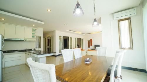 Alit's Family Villa