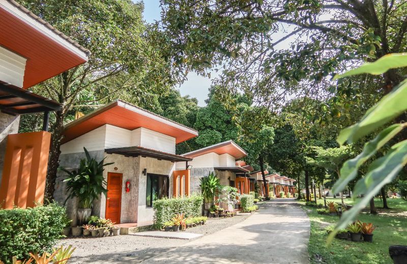Baan Klang Suan Resort