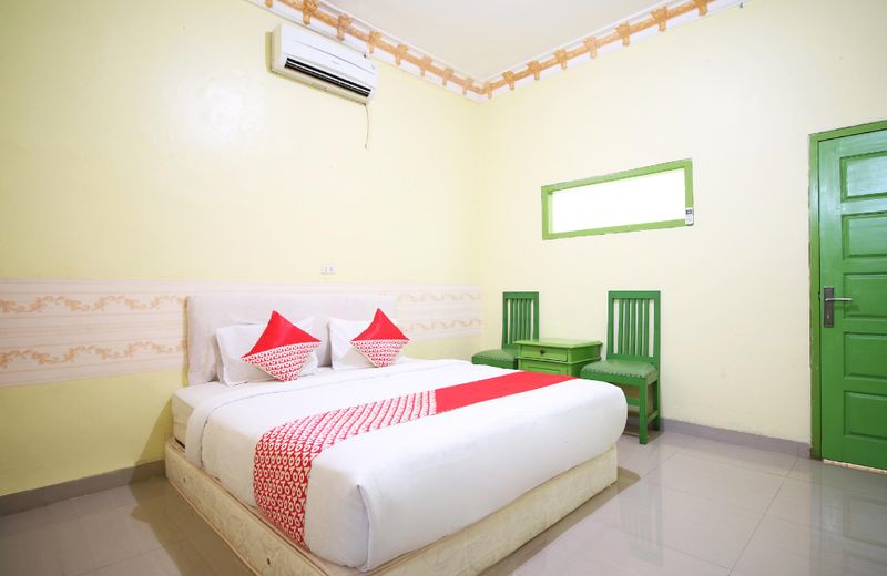 OYO 2596 Homestay Hj Suharti