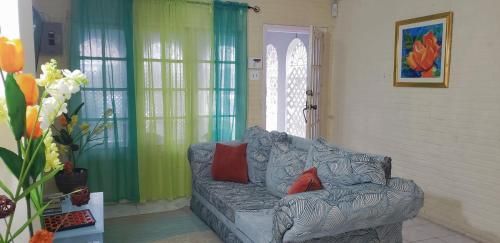 Golden Arches Suites & Guesthouse