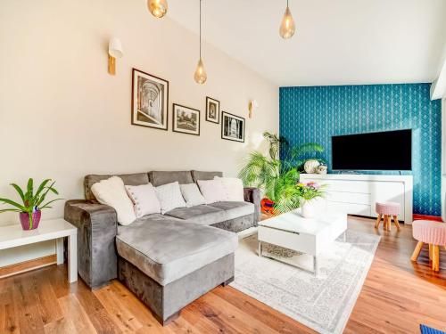 Delightful Holiday Home in Chatellerault with Garden