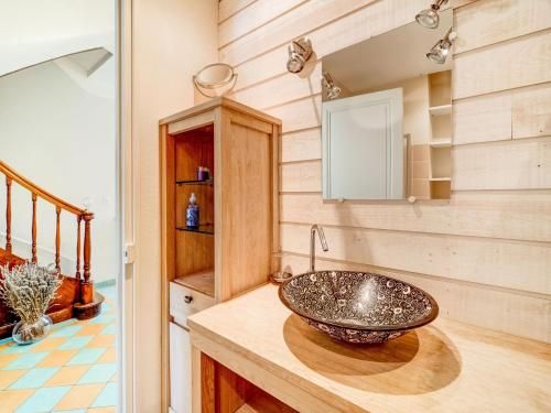 Delightful Holiday Home in Chatellerault with Garden