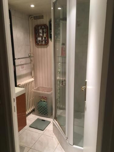 une chambre ENGHIEN LES BAINS centre gare