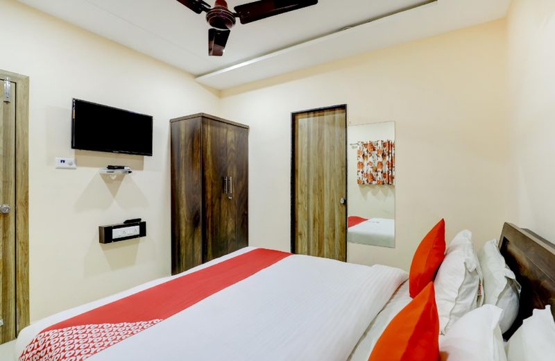 OYO RJT103 Hotel Blue Leaf