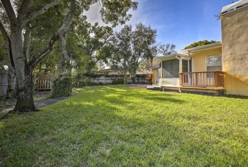Harbor Bluffs Home with Yard - 5 Mins to Beach!