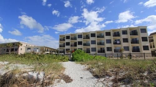Belleair Beach Club by Teeming Vacation Rentals