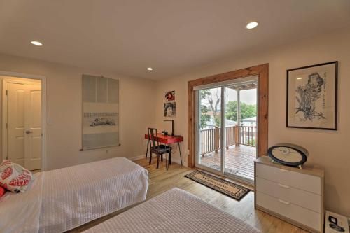 Bright and Airy Apartment with Balcony about 20 Mi to NYC!