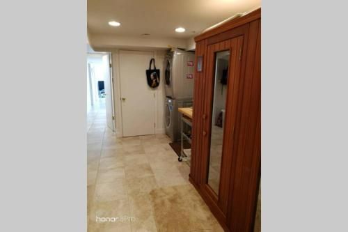 Pvt Studio with Full Bath & Sauna. 24/7 self check-in.