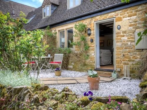 Bobble Cottage, BOURTON ON THE WATER