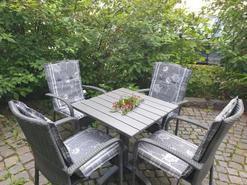 Neu Gemütliche Ferienhaus mit 3 Ferienwohnungen "Max " , " Leonore " und "Beatrice"
