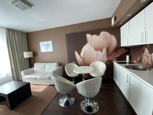 Apartament salon z sypialnia w hotelu Diva