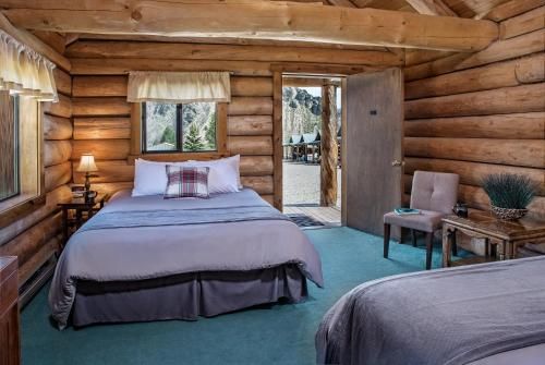 Triangle C Cabins