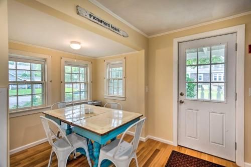 Charming Cape Cod Cottage, Walk to Monument Beach