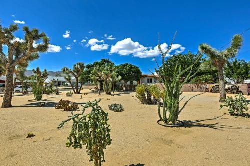 Home with Sunroom - 5 Mi to Joshua Tree Natl Park!