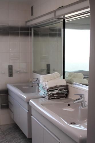Apartment with 2 bedrooms in Sauerlach with indoor pool enclosed garden and WiFi 50 km from the slop