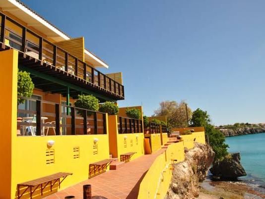 All West Apartments & Diving