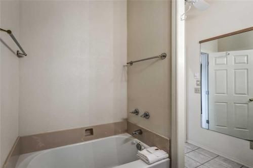 Awesome Views, 5 Bedrooms, Sleeps 10, Wet Bar, Views, Gas Fireplace