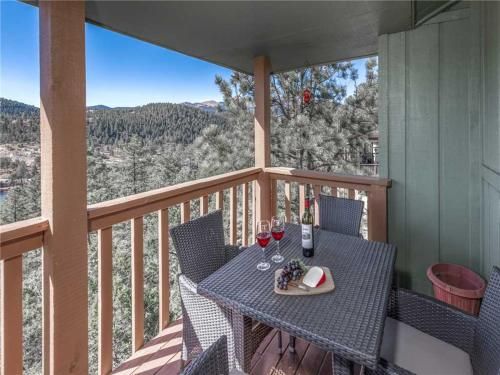 Sierra Lake Vista 5 Bedrooms, Lake View, Game Room, Hot Tub, Sleeps 10