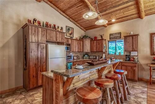 Cozy Knotty and Nice, 4 bedrooms, Game Room, Views, Sleeps 10