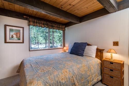 Log Cabin In Carnelian Bay