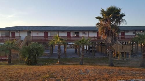 Wateredge Beach Resort