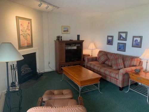 Sugar Ski & Country Club Unit 834