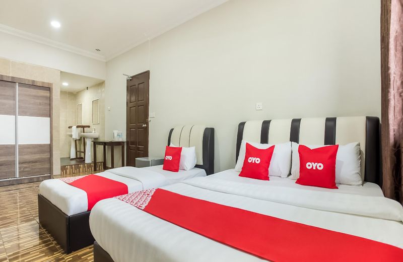 OYO 89712 Grand Inn