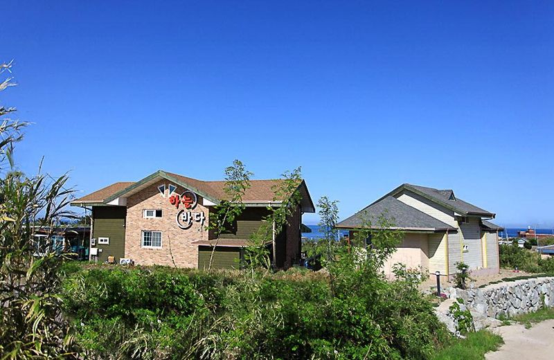 Sky sea pension