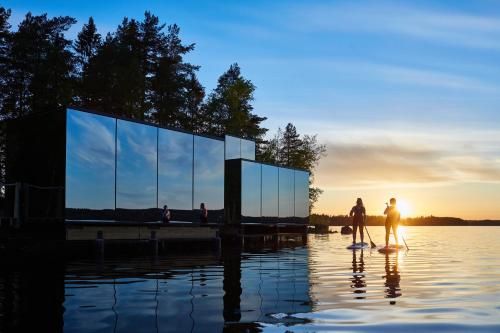 Lake Hotel Lehmonkarki - Haasi Mirror Houses