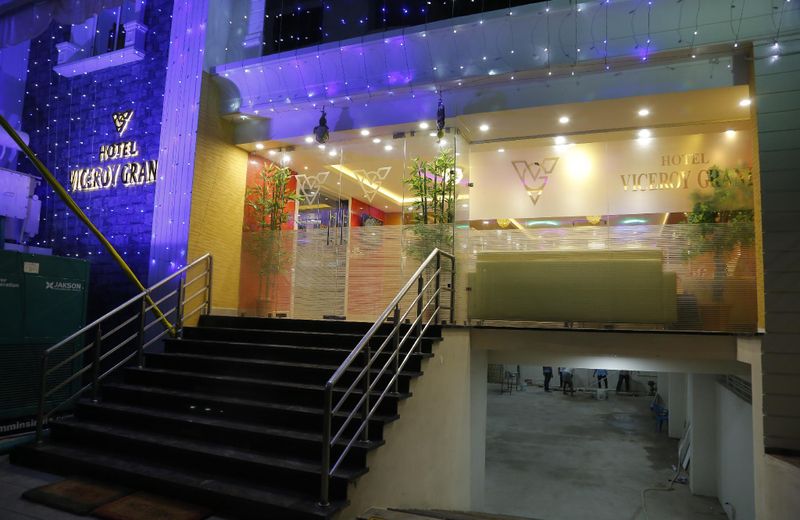 Ostin Viceroy Grand