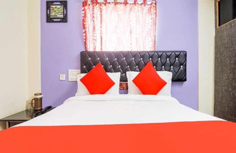 OYO 77226 Hotel New Ss Inn