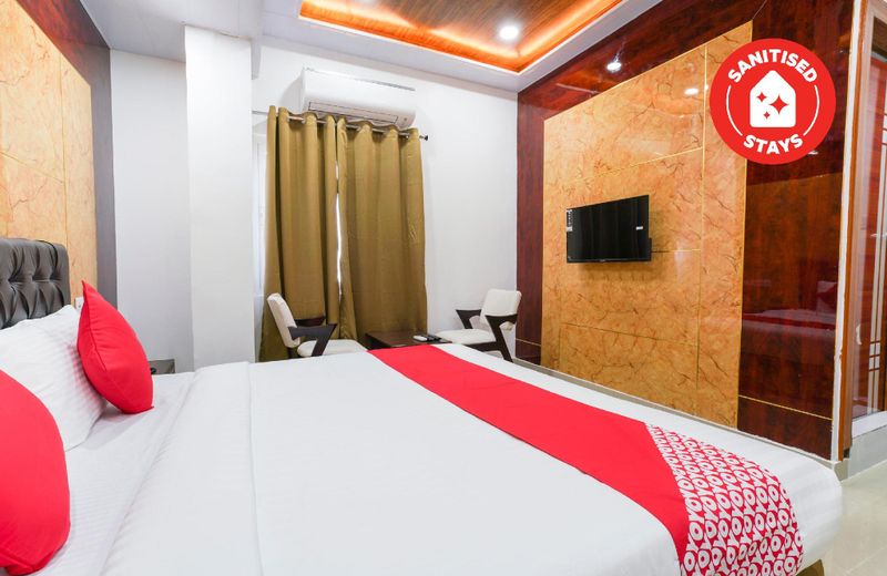 OYO 68943 Raghavendra Residency