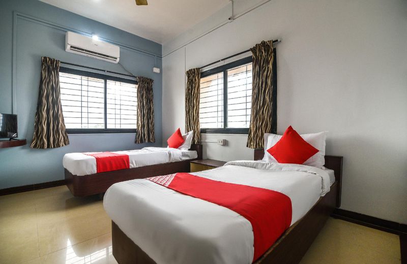OYO 61080 Hotel Shree Gurunanak Lodge
