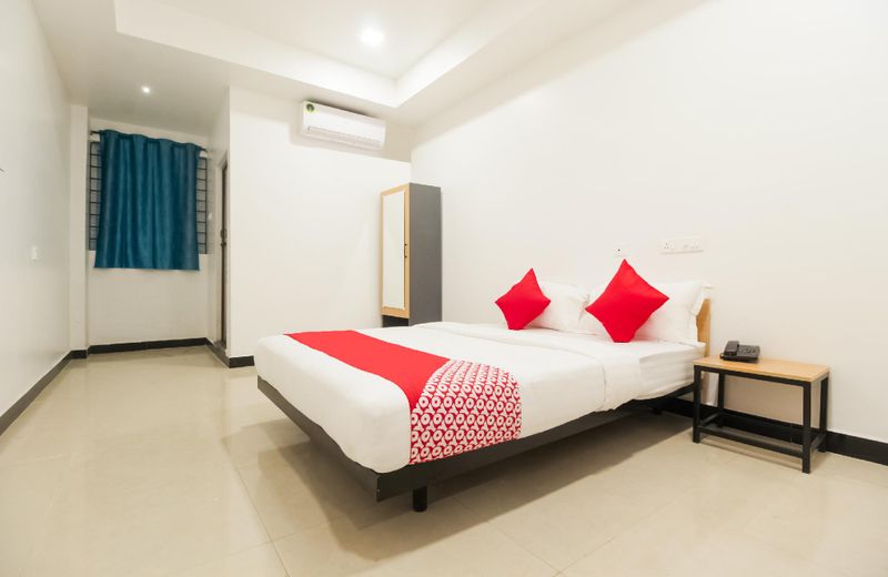 OYO Flagship 36877 Sakthi Grand